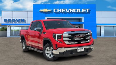 New 2025 GMC Sierra 1500 SLE w/ Preferred Package