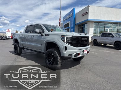 New 2025 GMC Sierra 1500 AT4 w/ AT4 Premium Package