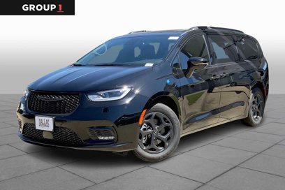 New 2025 Chrysler Pacifica Premium