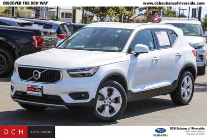 Used 2022 Volvo XC40 T4 Momentum