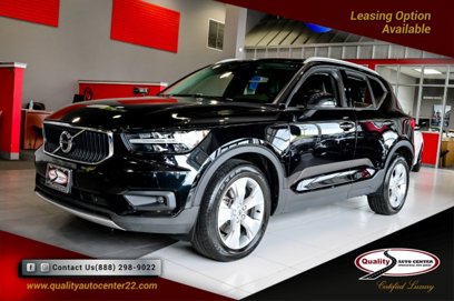 Used 2021 Volvo XC40 T4 Momentum