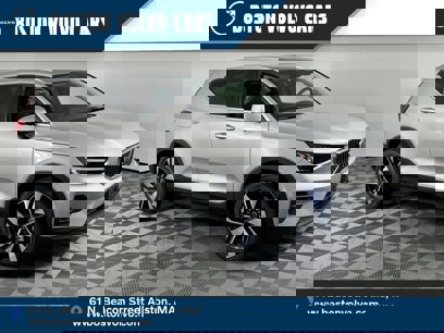 New 2025 Volvo XC40 B5 Plus w/ Protection Package Premier