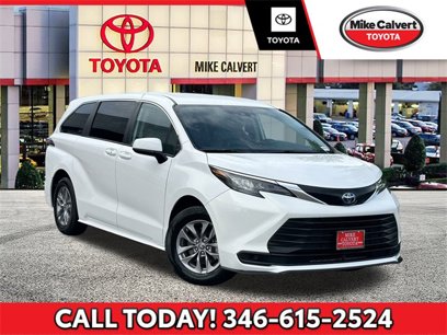 Used 2024 Toyota Sienna LE