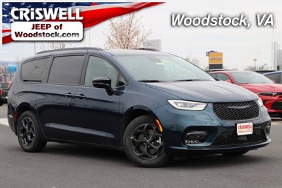 New 2025 Chrysler Pacifica Select