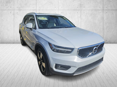 Used 2021 Volvo XC40 T5 Momentum w/ Premium Package