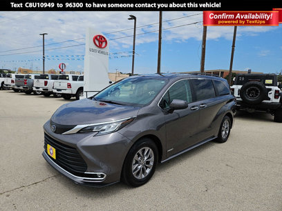 Used 2021 Toyota Sienna XLE