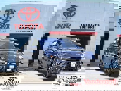 New 2025 Toyota Camry SE