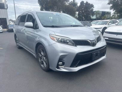 Used 2018 Toyota Sienna SE