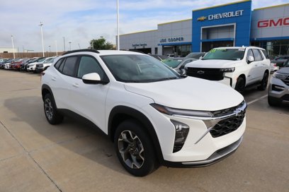 New 2025 Chevrolet Trax LT w/ Driver Confidence Package