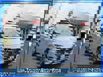 Used 2024 Nissan Versa SV w/ Trunk Package