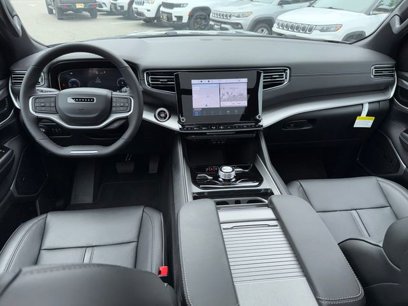 New 2025 Jeep Wagoneer 4WD w/ Premium Group I