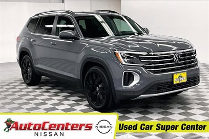 Used 2025 Volkswagen Atlas SE w/ Panoramic Sunroof Package