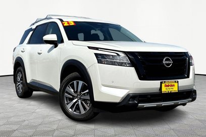 Used 2023 Nissan Pathfinder SL w/ Lighting Package (N92)