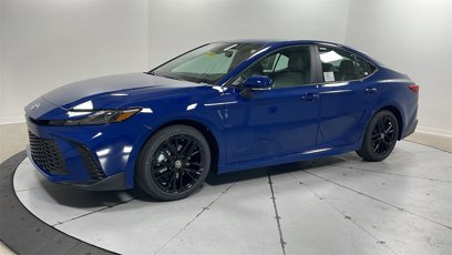 New 2025 Toyota Camry SE