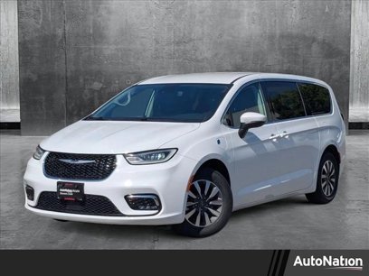 Used 2023 Chrysler Pacifica Touring-L