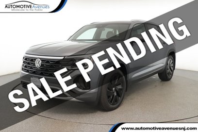 Used 2024 Volkswagen Atlas Cross Sport SE w/ Panoramic Sunroof Package