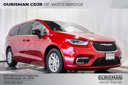 New 2026 Chrysler Pacifica Select