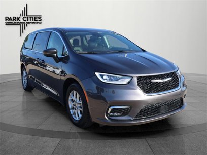 Used 2023 Chrysler Pacifica Touring-L