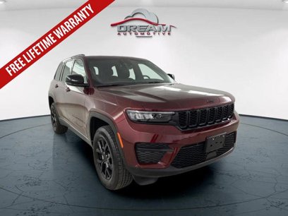 Used 2025 Jeep Grand Cherokee Altitude