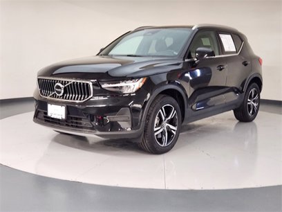 Used 2025 Volvo XC40 B5 Core