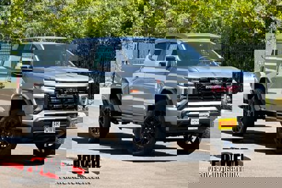 New 2025 GMC Canyon Elevation w/ Convenience Package