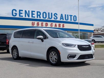 Used 2023 Chrysler Pacifica Touring-L