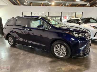 New 2025 Toyota Sienna XLE