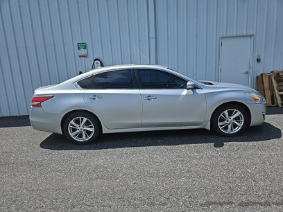 Used 2015 Nissan Altima 2.5 SL w/ Technology Package
