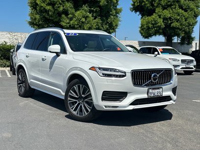 Certified 2022 Volvo XC90 T6 Momentum w/ Advanced Package
