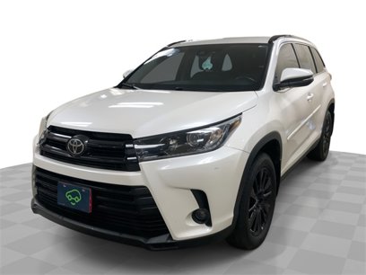 Used 2019 Toyota Highlander SE