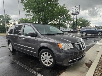 Used 2015 Chrysler Town & Country Touring w/ Driver Convenience Group