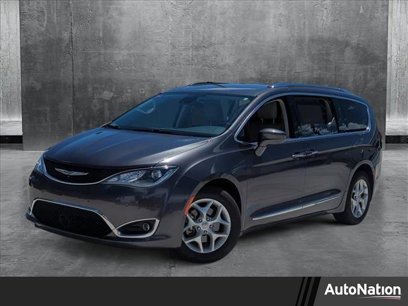 Used 2017 Chrysler Pacifica Touring-L Plus w/ Advanced Safetytec Group