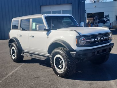 New 2024 Ford Bronco Outer Banks w/ Sasquatch Package