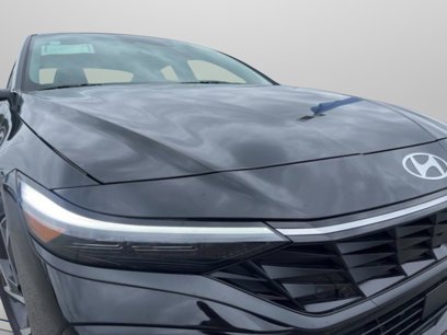New 2025 Hyundai Elantra Limited