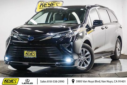 Used 2023 Toyota Sienna XLE