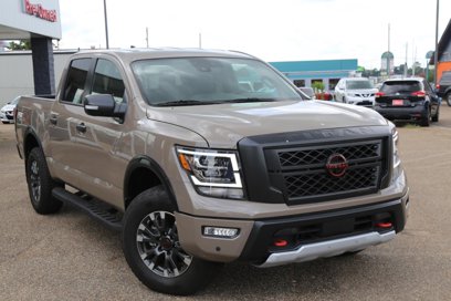 Used 2024 Nissan Titan PRO-4X w/ Pro-4x Convenience Package