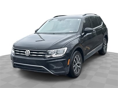 Used 2018 Volkswagen Tiguan SE w/ Panoramic Sunroof Package