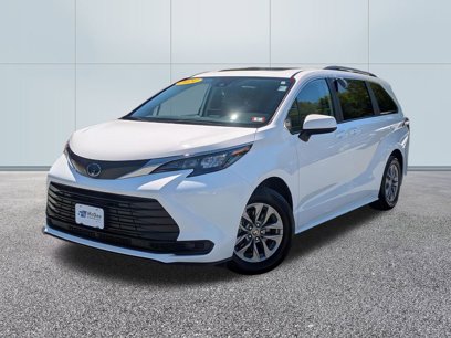 Used 2024 Toyota Sienna LE w/ LE Plus Package