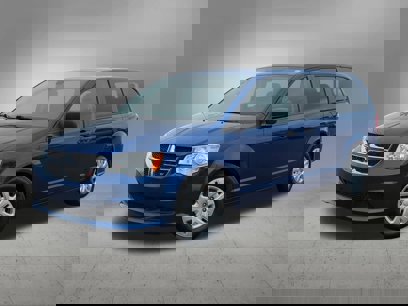 Used 2019 Dodge Grand Caravan SE w/ UConnect Hands-Free Group