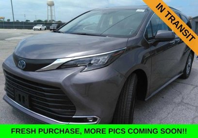 Used 2024 Toyota Sienna XLE