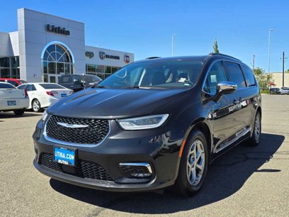 Used 2023 Chrysler Pacifica Limited