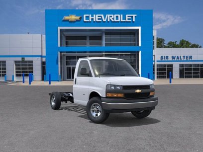 New 2025 Chevrolet Express 3500 w/ Power Convenience Package
