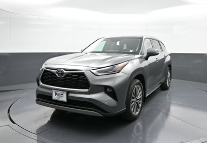 New 2025 Toyota Highlander XLE