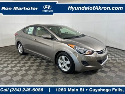 Used 2011 Hyundai Elantra GLS w/ Navigation Pkg 4