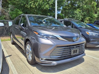 Certified 2024 Toyota Sienna Platinum