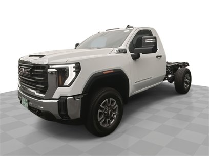 New 2025 GMC Sierra 3500 Pro w/ Convenience Package