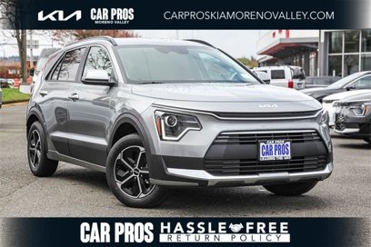 New 2025 Kia Niro LX