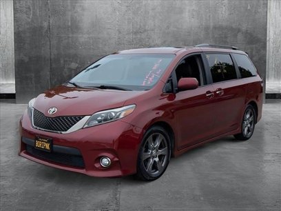 Used 2017 Toyota Sienna SE Premium