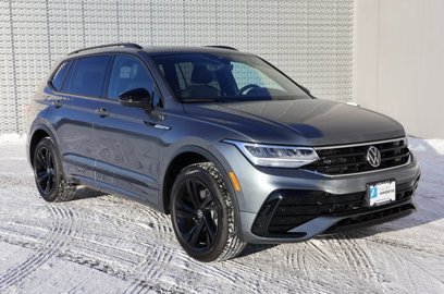 New 2024 Volkswagen Tiguan SE R-Line