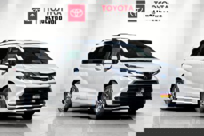 New 2025 Toyota Sienna XLE